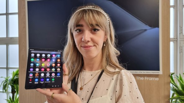 Samsung Galaxy Z Fold4 (1).jpg