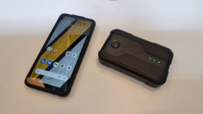 CAT S53 & CAT Q10 (2).jpg
