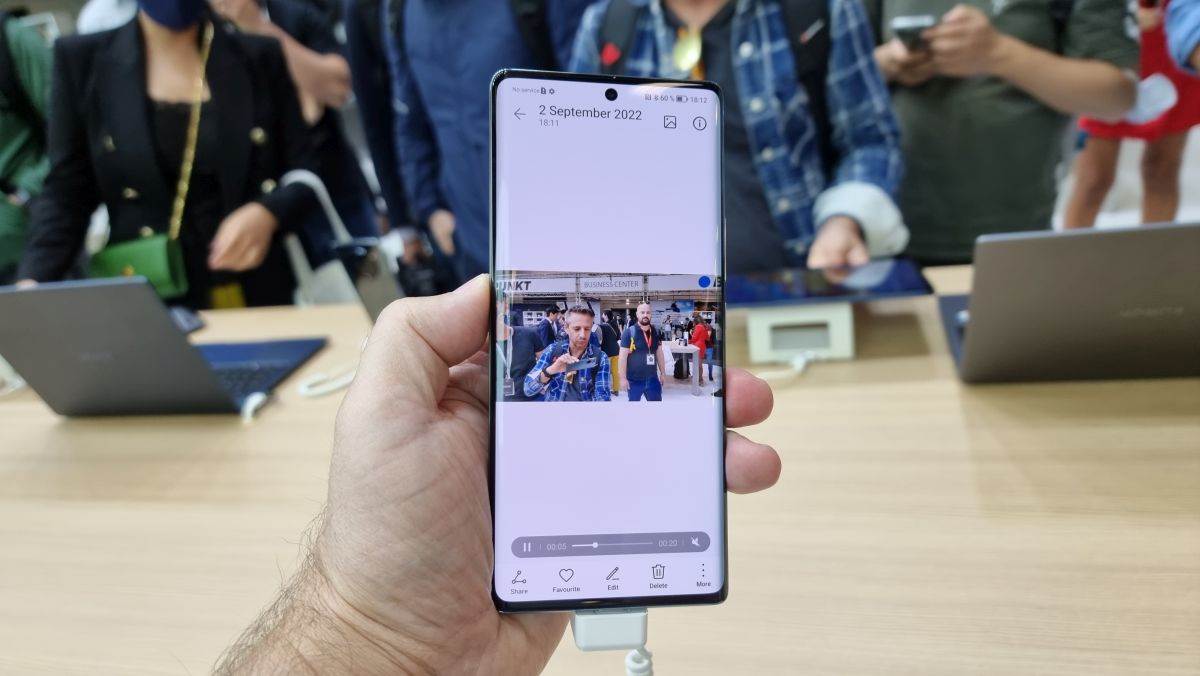 Honor 70 (11).jpg