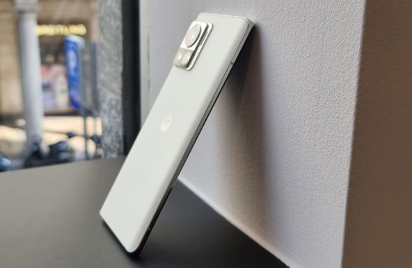 Motorola edge 30 Ultra (1).jpg