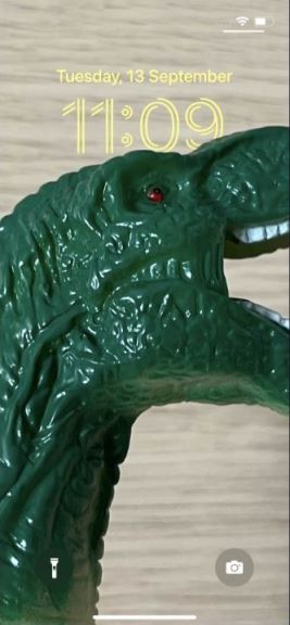 Apple iOS 16 zakljucani ekran 2.jpg