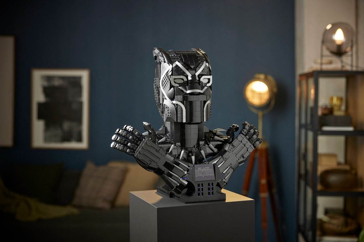 Lego Black Panther (1).jpg