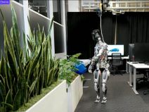 Tesla Optimus (5).jpg