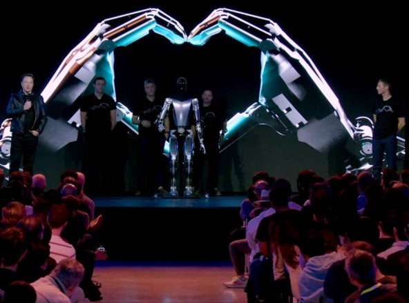 Tesla Optimus (7).jpg