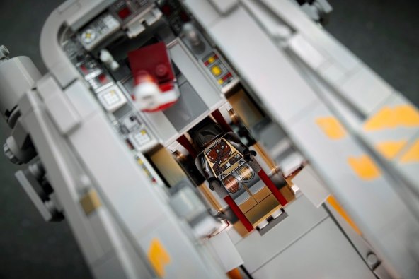 Star Wars The Razor Crest Lego (2).jpg