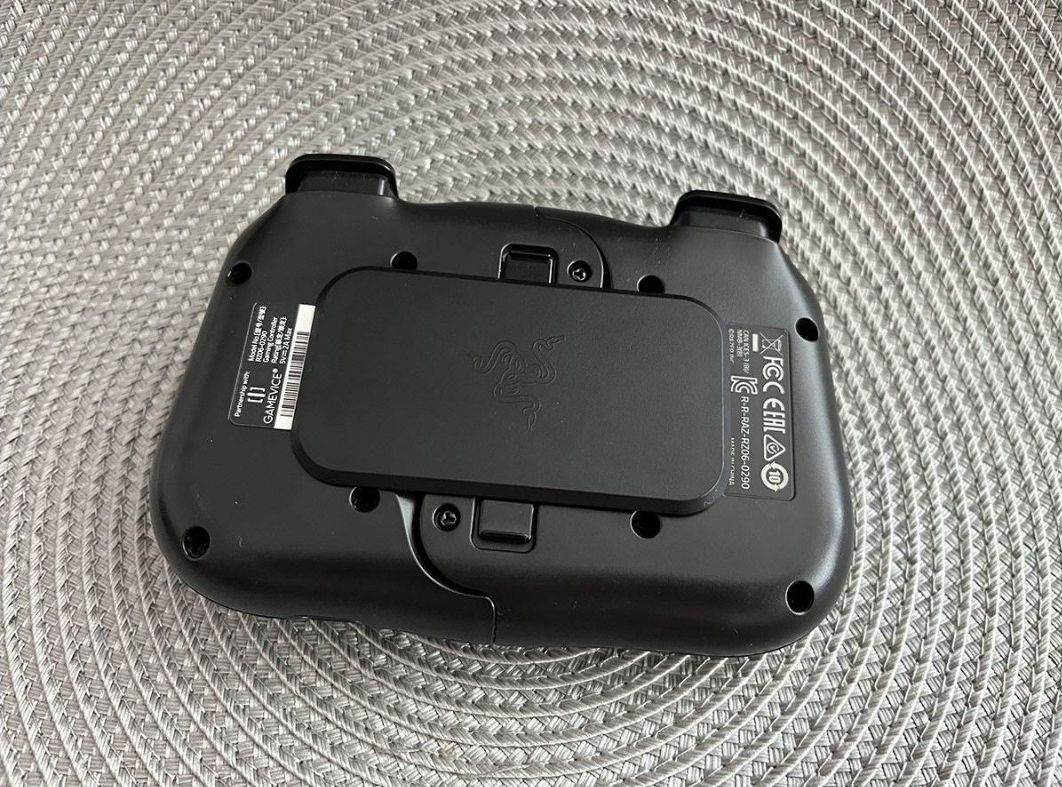 Razer Kishi kontroler (3).jpg