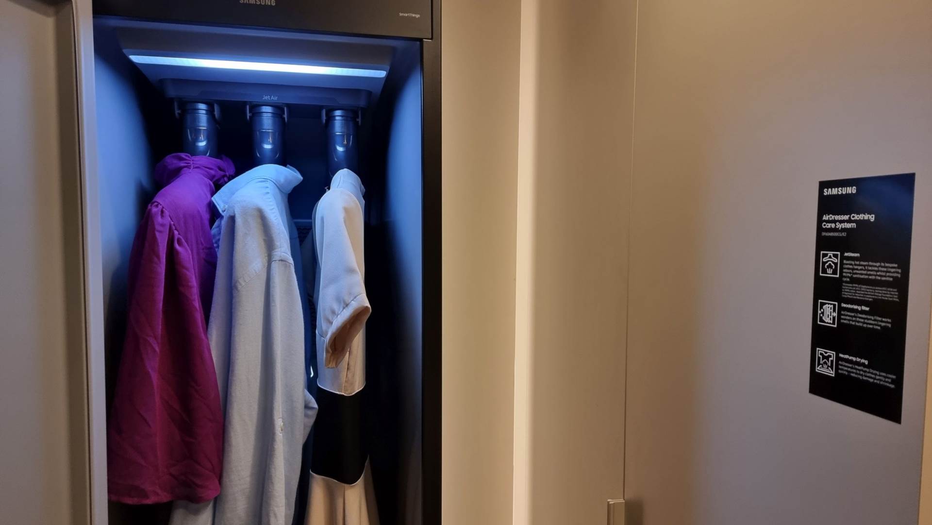 Samsung AirDresser (1).jpg