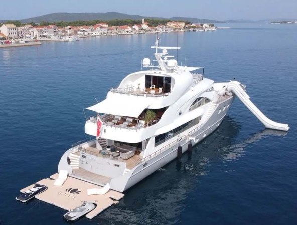 Lotus Yacht_2.jpg