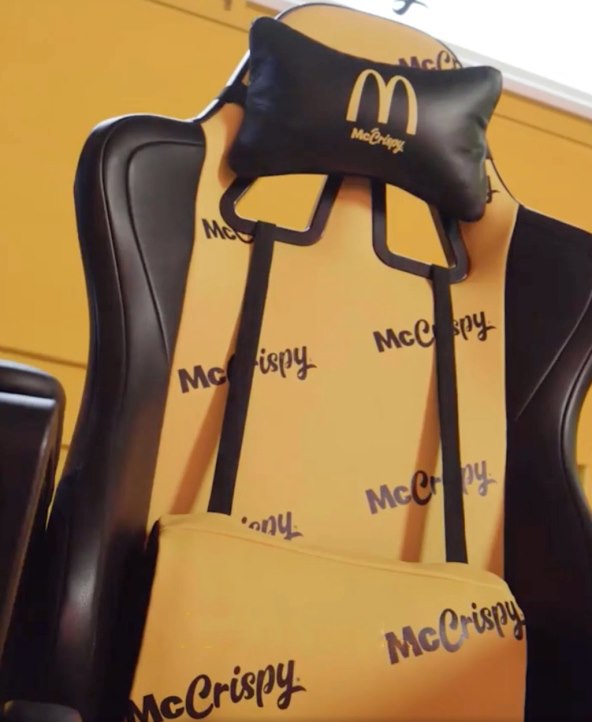 McCrispy Ultimate Gaming Chair (2).jpg