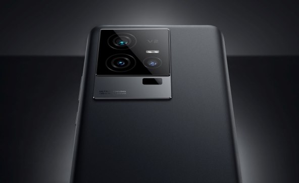 iQOO 11 Black Edition 01.jpg