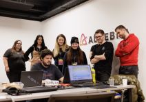 Član žirija Andrej Kovačević i tim Domachi.JPG