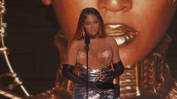 Beyonce Grammy.jpg