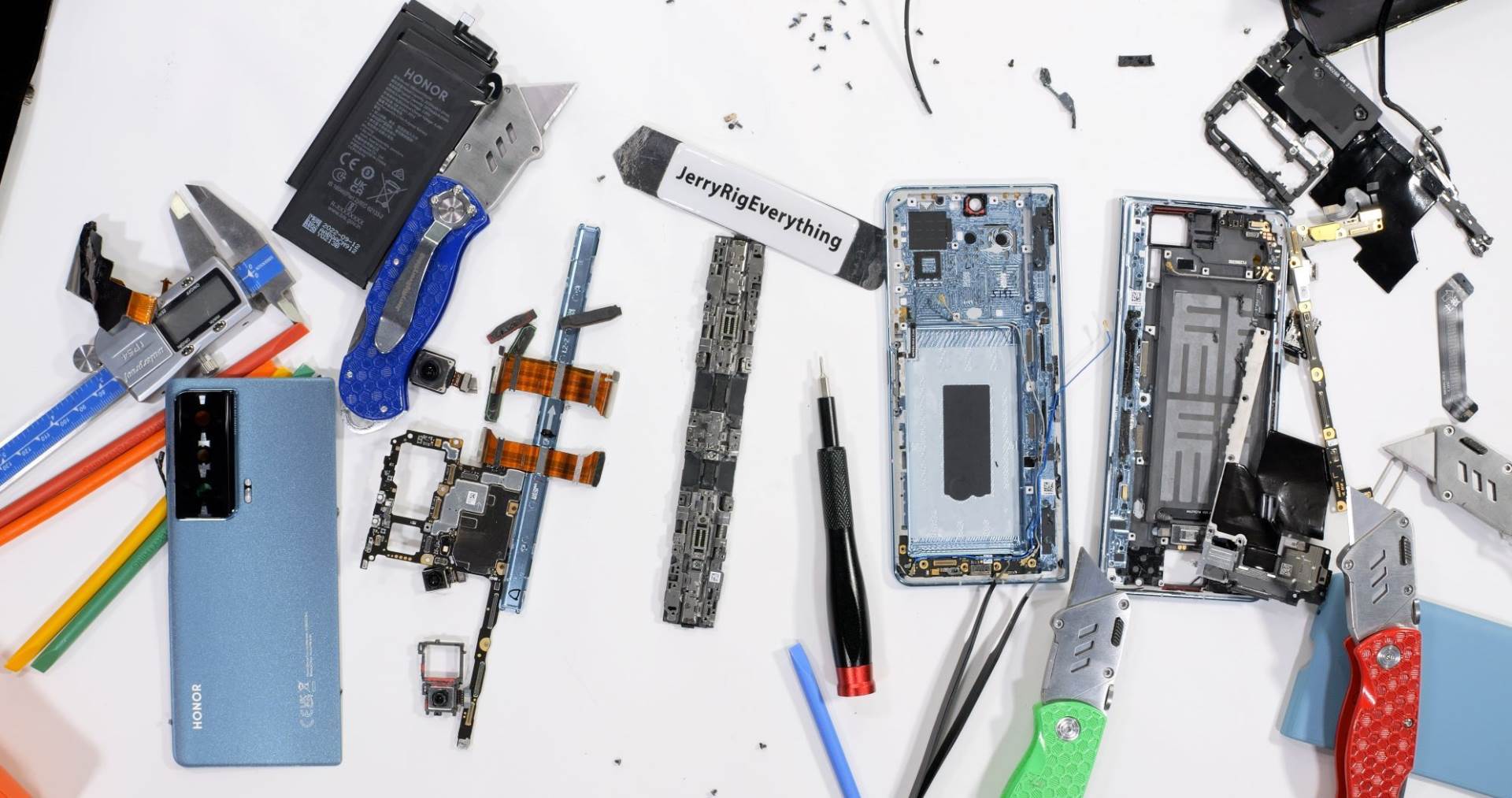 Honor Magic Vs - Teardown 30.jpg