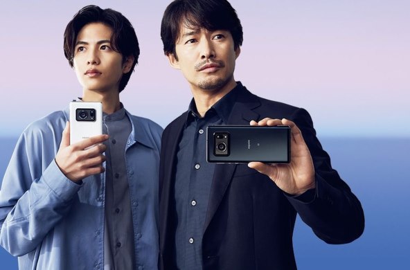Sharp Aquos R6.jpg