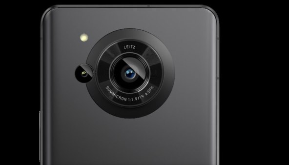 Sharp Aquos R7.jpg