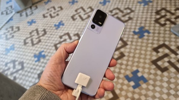 TCL 40 SE (2).jpg