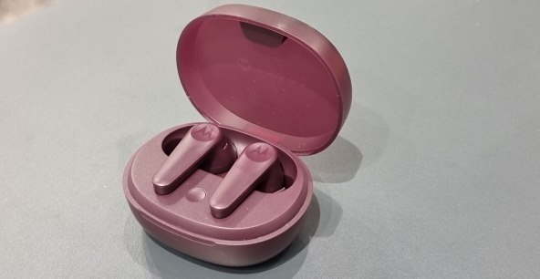 Motorola Moto Buds 600 ANC (2).jpg