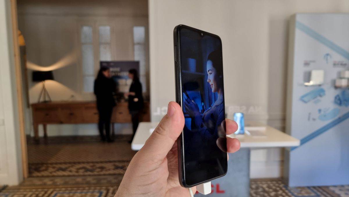 TCL 406 (3).jpg