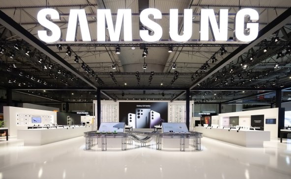 MWC_Samsung-Booth.jpg