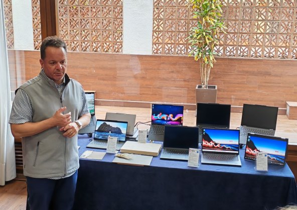 Lenovo MWC23 Barcelona (9).jpg