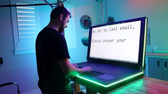Najvece prijenosno racunalo na svijetu laptop (10).jpg