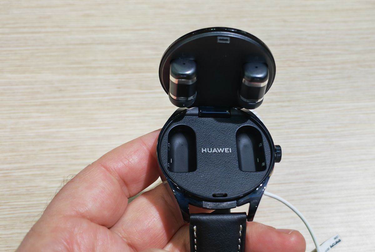 Huawei Watch Buds (4).jpg