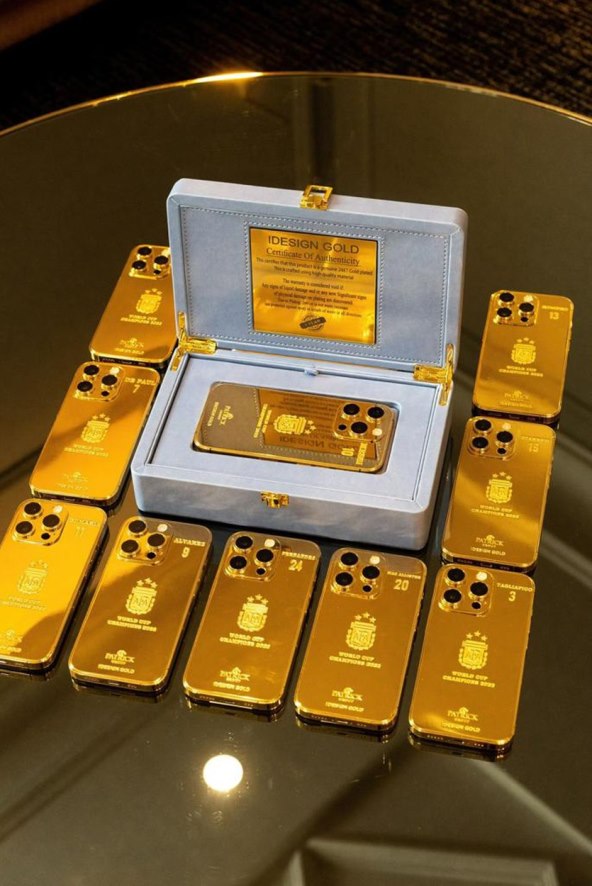 Zlatni Apple iPhone 14 Pro Messi Argentina (1).jpg