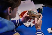 Samsung Galaxy S23 Ultra_Lifestyle_02_LI.jpg