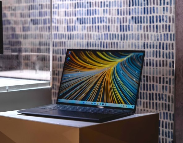 Dell Latitude 9440.jpg