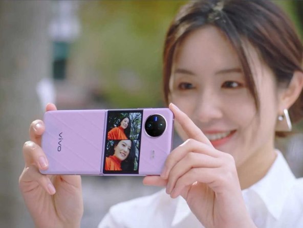 Vivo X Flip (5).jpg