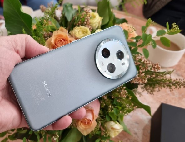 Honor Magic5 Pro (1).jpg