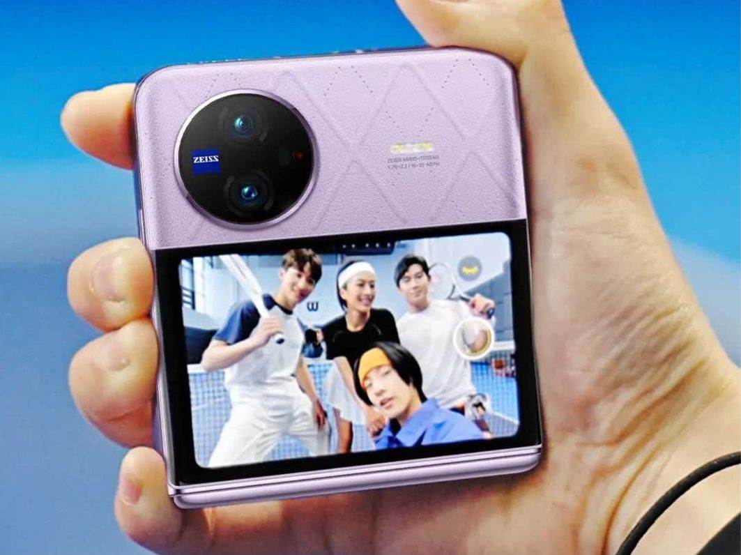 Vivo X Flip (7).jpg