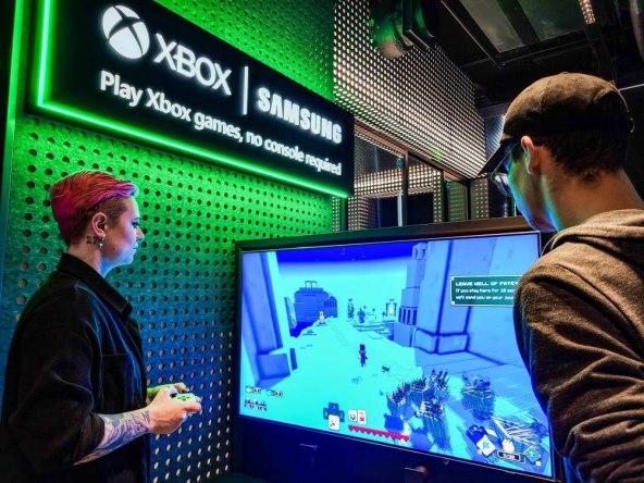 samsung-xbox-free-to-play-gaming-minecraft.jpg