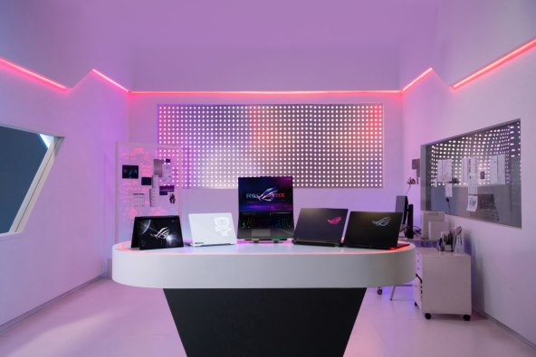 ASUS Republic of Gamers Maxes Out Performance at CES 2023, ROG Gaming Laptops.jpg