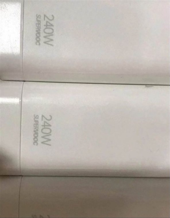 Realme 240 W punjenje (3).jpg