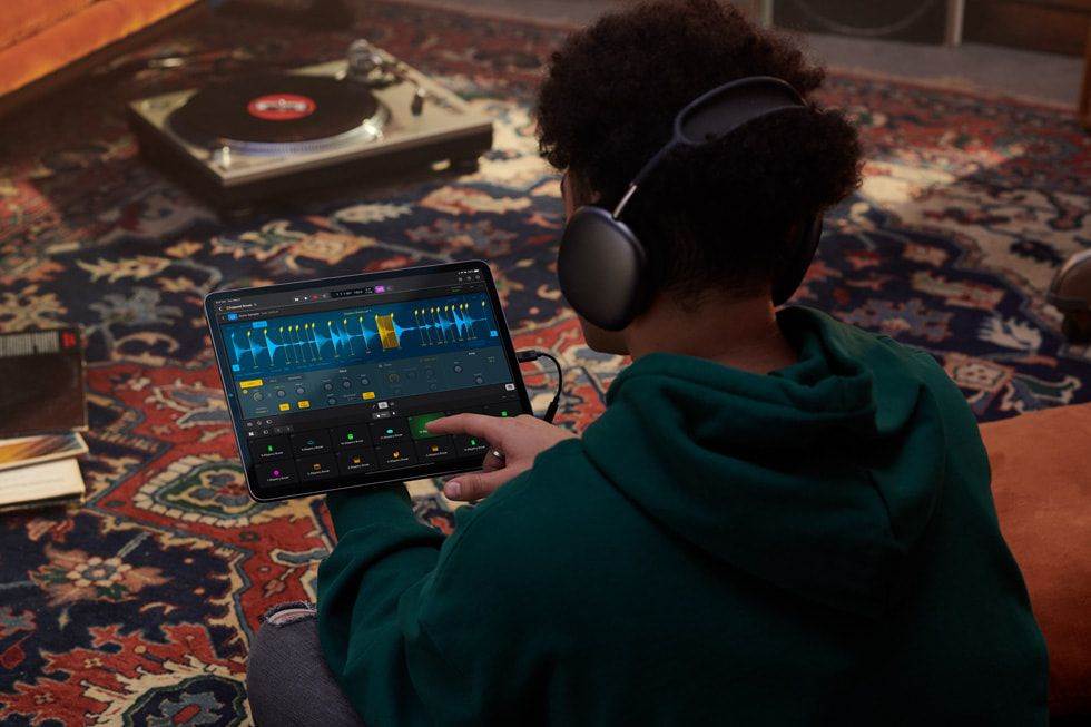 Logic Pro for iPad (1).jpg