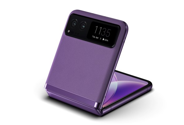 Ako tražite najpristupačniji preklopni pametni telefon…