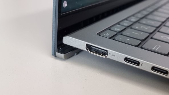 Asus Zenbook S 13 OLED UX5304 (22).jpg
