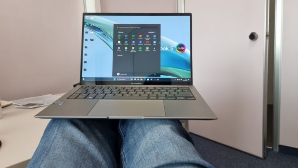 Asus Zenbook S 13 OLED UX5304 (15).jpg