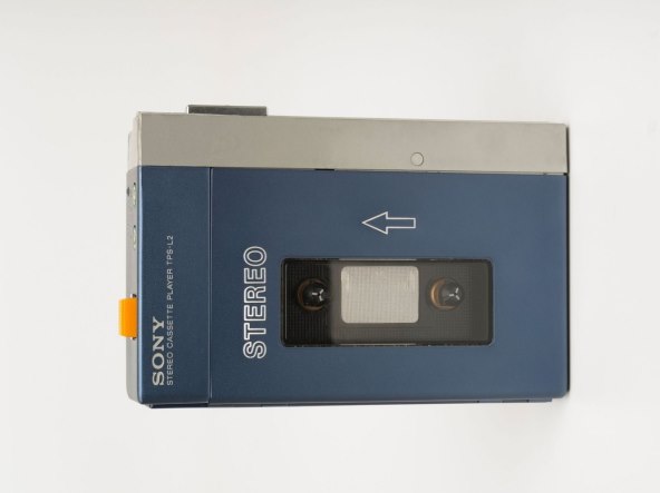 Sony TPS-L2 prvi Walkman (2).jpg