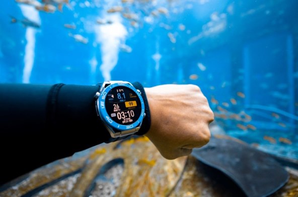 Huawei Watch Ultimate (4).jpg