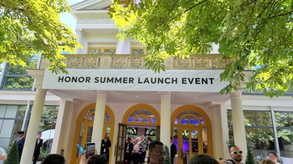 Honor 90 Pariz (3).jpg