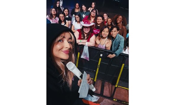 Sabrina Carpenter, Samsung Galaxy S23 Ultra (5).jpg