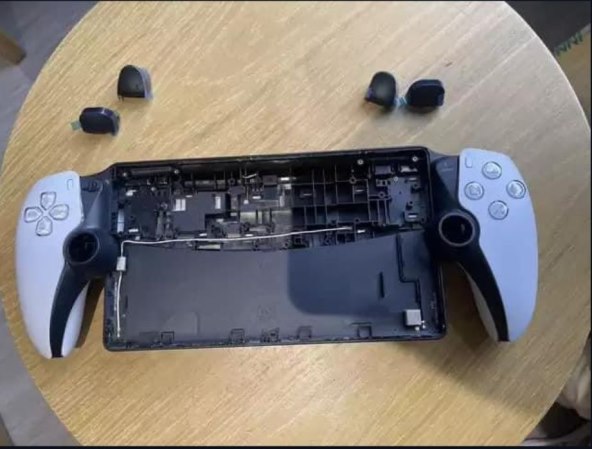 Project Q PlayStation rucna konzola (2).jpg