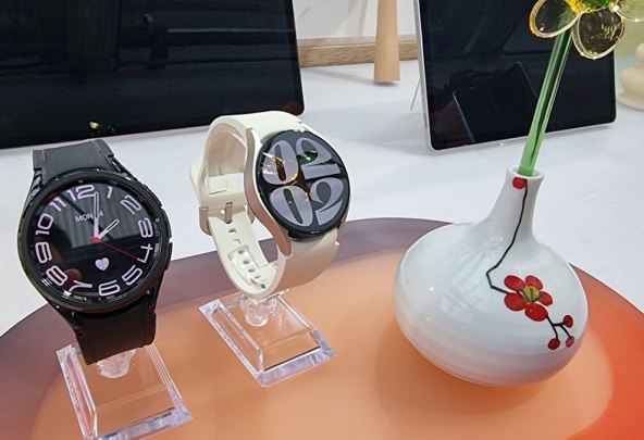 Samsung Galaxy Watch6 & Samsung Galaxy Watch6 Classic (3).jpg