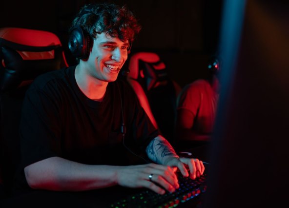 Gaming igranje igre igara Shutterstock (2).jpg