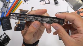 HONOR Magic V2_Super-light Titanium Hinge_1.jpg