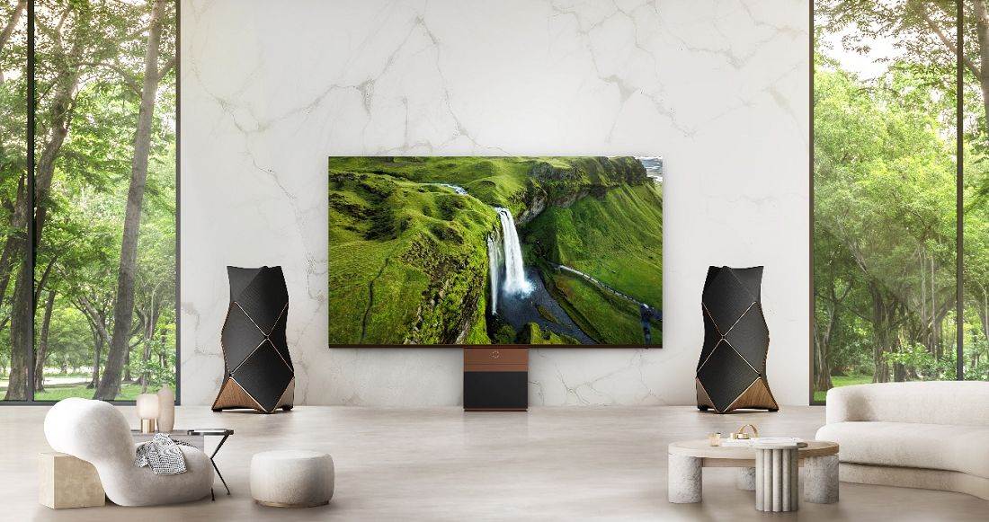 LG Magnit & Bang & Olufsen Beolab 90 (4).jpg