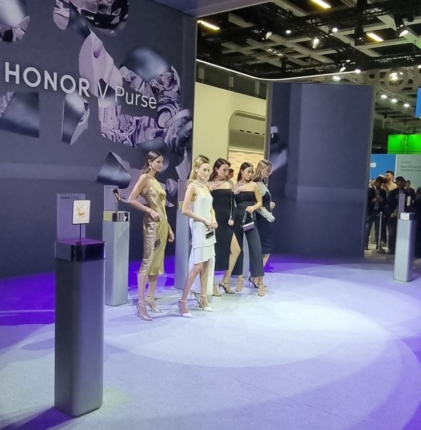 HONOR V PURSE: Dugoročno mijenja modu i utječe na očuvanje okoliša