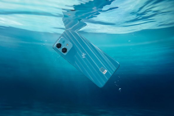 motorola edge 40 neo_ATL_GALLERY SHOOT_ROW_PROFESSIONAL PHOTOS_IP68_8.jpg